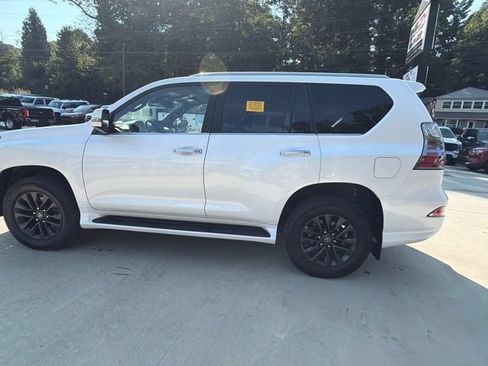 Used 2022 Lexus GX 460 Premium w/ Premium Package AWD/4WD image 12