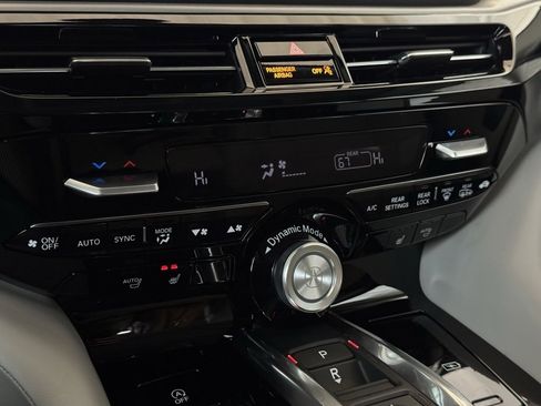 Used 2025 Acura MDX w/ Technology Package image 31