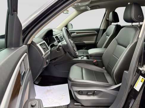 Used 2023 Volkswagen Atlas SE w/ Panoramic Sunroof Package image 15