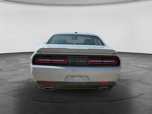 Used 2022 Dodge Challenger SXT RWD image 7