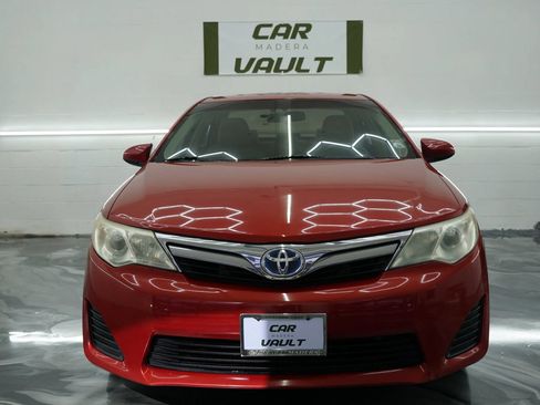 Used 2012 Toyota Camry LE w/ Preferred Accessory Pkg FWD image 2