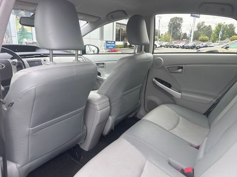 Used 2015 Toyota Prius Four FWD image 11
