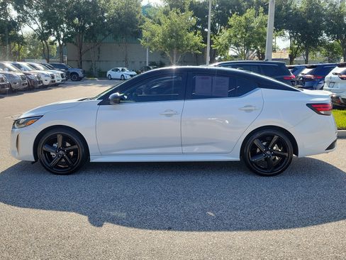 Certified 2024 Nissan Sentra SR FWD image 10