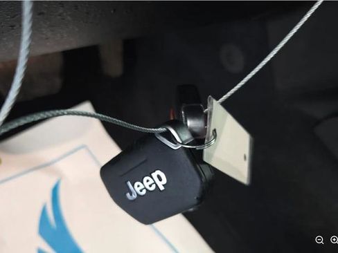 Used 2022 Jeep Wrangler Unlimited Sahara AWD/4WD image 18