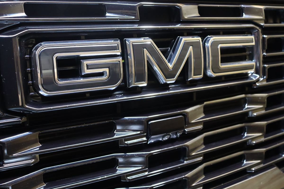 Used 2024 GMC Sierra 2500 Denali Ultimate AWD/4WD image 17