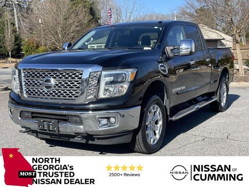 Used 2017 Nissan Titan SL image 1