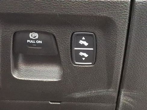 Used 2023 RAM 1500 Laramie image 25