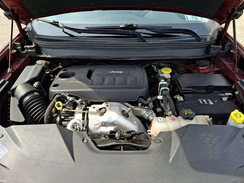 Used 2019 Jeep Cherokee Limited image 30