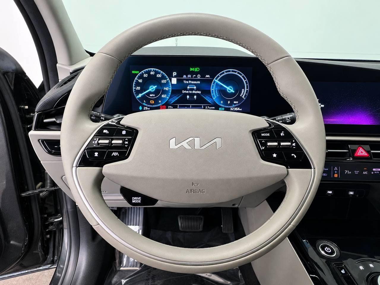 Used 2023 Kia Niro Wind FWD image 15