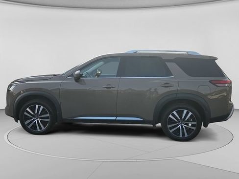 Used 2023 Nissan Pathfinder Platinum AWD/4WD image 6