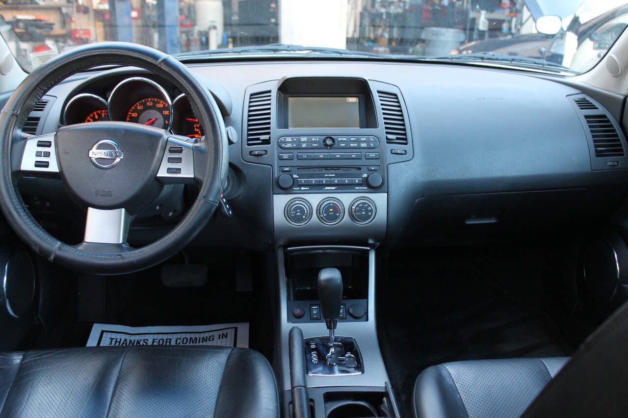 Used 2005 Nissan Altima 3.5 SE w/ (X02) Navigation Pkg FWD image 31