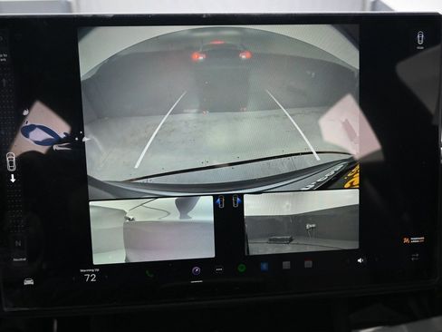 Used 2022 Tesla Model S Plaid image 11