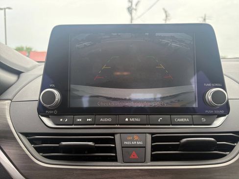 Used 2025 Nissan Altima 2.5 SV FWD image 22