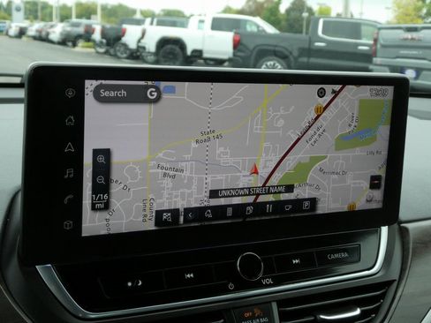 Used 2024 Nissan Altima 2.5 SV w/ SV Premium Package image 7