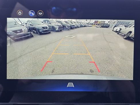 Used 2025 Chevrolet Equinox LT image 29