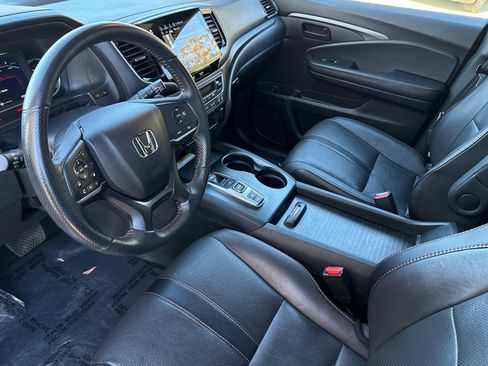 Used 2022 Honda Pilot TrailSport image 4