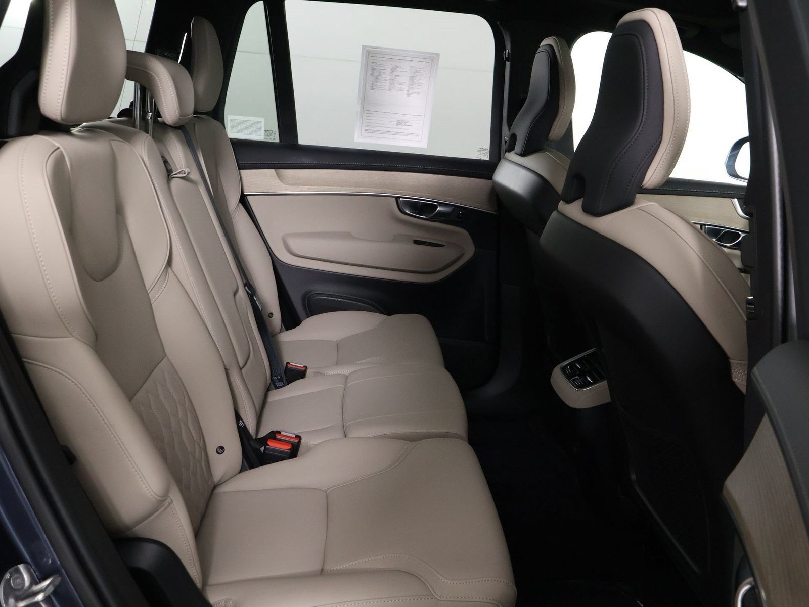 Certified 2026 Volvo XC90 B6 Plus w/ Protection Package AWD/4WD image 30