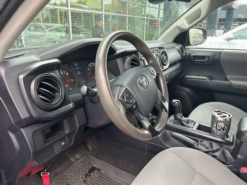 Used 2018 Toyota Tacoma SR AWD/4WD image 19