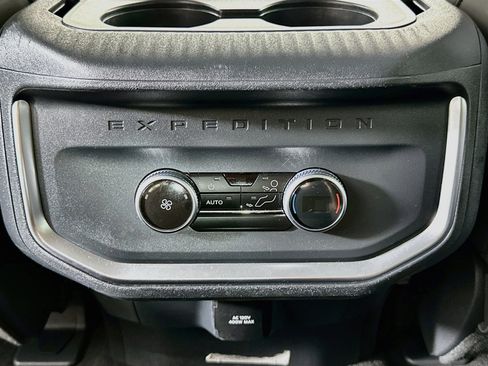 Used 2025 Ford Expedition Active AWD/4WD image 28