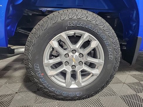 New 2025 Chevrolet Silverado 1500 LT image 12