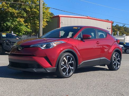 Used 2019 Toyota C-HR XLE image 10