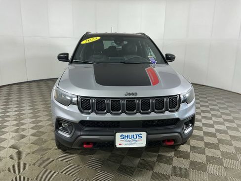 Used 2023 Jeep Compass Trailhawk AWD/4WD image 3