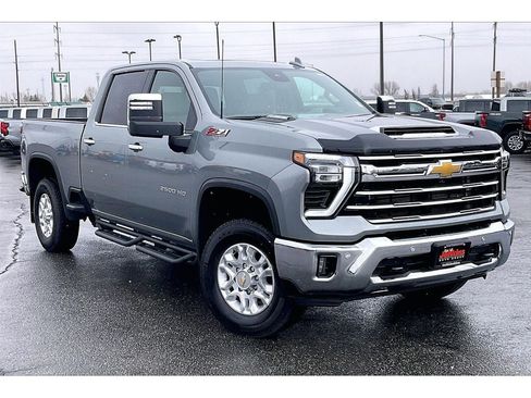 Used 2024 Chevrolet Silverado 2500 LTZ w/ LTZ Convenience Package image 2