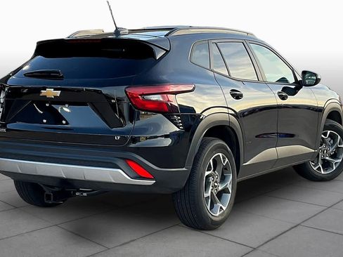 Used 2024 Chevrolet Trax LT w/ LT Convenience Package image 14