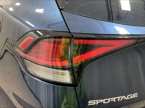 Used 2024 Kia Sportage EX w/ EX Premium Package image 34