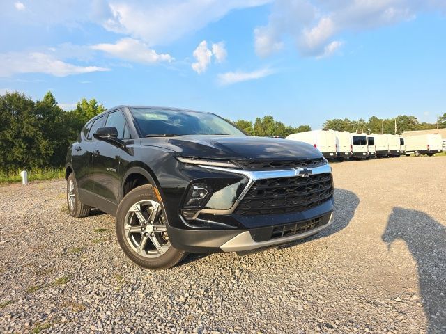 Used 2025 Chevrolet Blazer LT w/ Driver Confidence Package FWD image 1