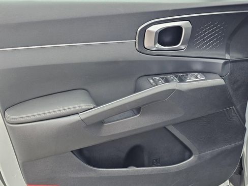 New 2026 Kia Sorento S FWD image 16