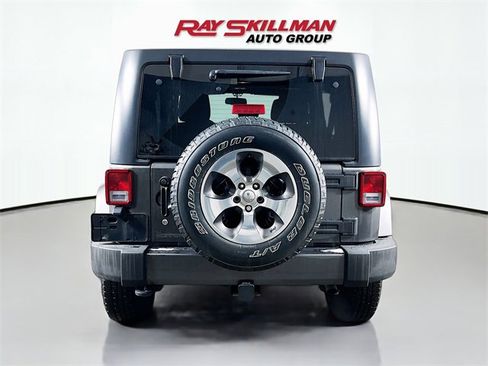 Used 2017 Jeep Wrangler Unlimited Sahara w/ Connectivity Group image 6