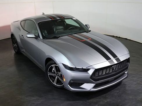 Used 2025 Ford Mustang Premium RWD image 7