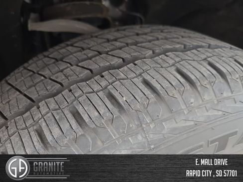 Used 2024 GMC Yukon XL Denali AWD/4WD image 28
