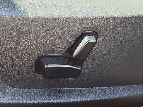 Used 2010 Dodge Charger SXT RWD image 18