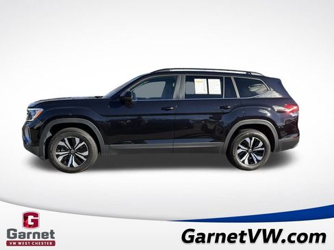 Certified 2025 Volkswagen Atlas SE image 2