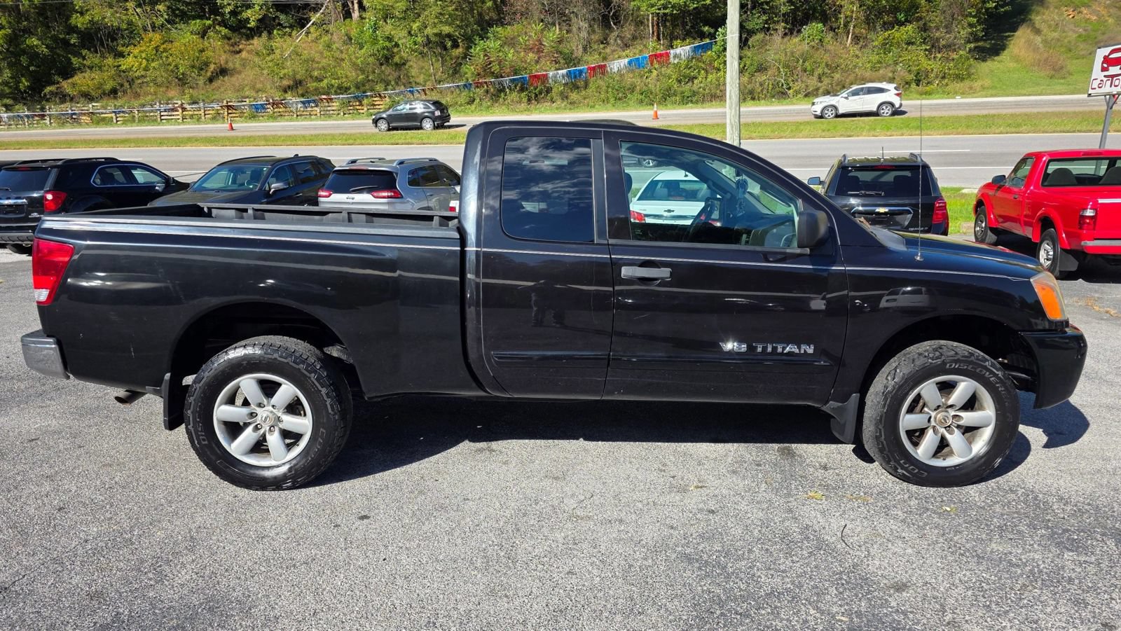 Used 2012 Nissan Titan SV w/ SV Value Truck Pkg AWD/4WD image 6
