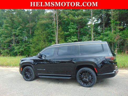 Certified 2025 Jeep Wagoneer 4WD image 6