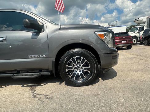 Used 2021 Nissan Titan SV w/ SV Convenience Package image 37