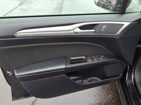 Certified 2020 Ford Fusion SE image 12