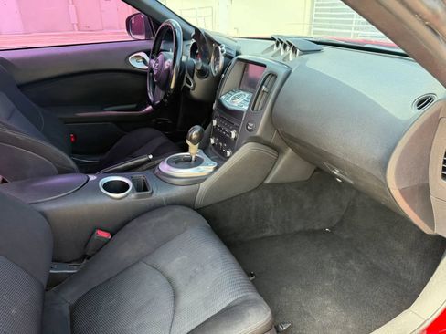 Used 2016 Nissan 370Z Coupe RWD image 14