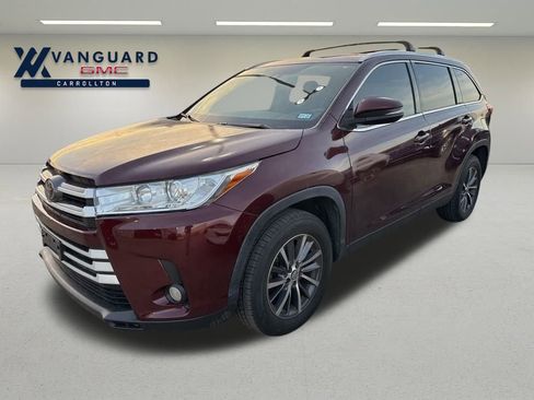 Used 2019 Toyota Highlander XLE image 1