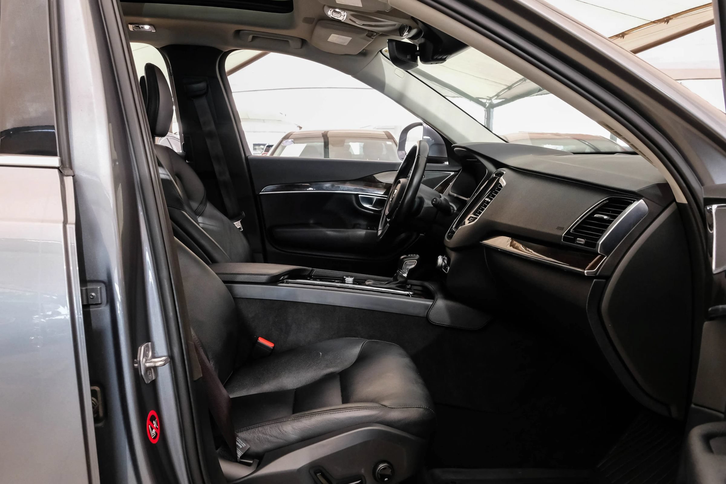 Used 2017 Volvo XC90 T5 Momentum w/ Vision Package FWD image 34