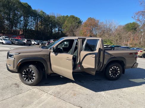 Used 2023 Nissan Frontier PRO-4X w/ Pro Convenience Package image 17