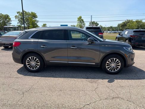 Used 2017 Lincoln MKX Select FWD image 4