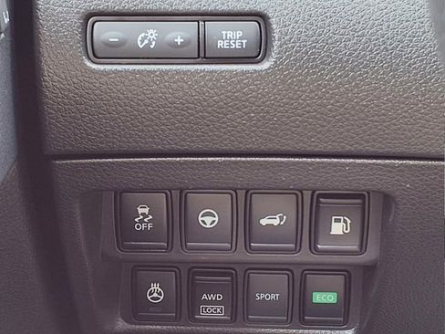 Used 2019 Nissan Rogue SV w/ Premium Package image 23