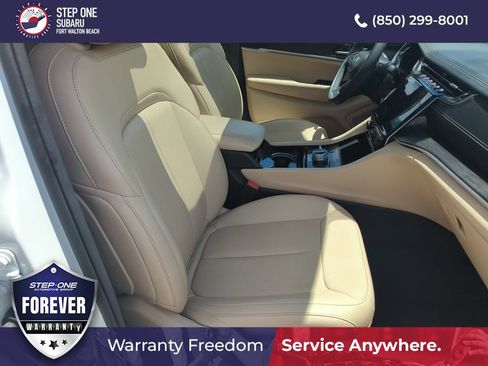 Used 2023 Jeep Grand Cherokee L Limited w/ Luxury Tech Group II AWD/4WD image 40