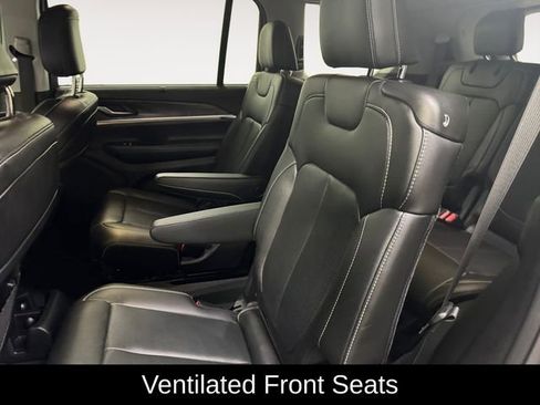 Used 2023 Jeep Grand Cherokee L Limited w/ Luxury Tech Group II image 25