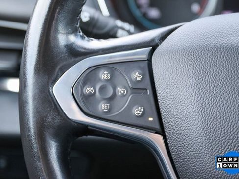 Used 2022 Chevrolet Traverse LT image 29