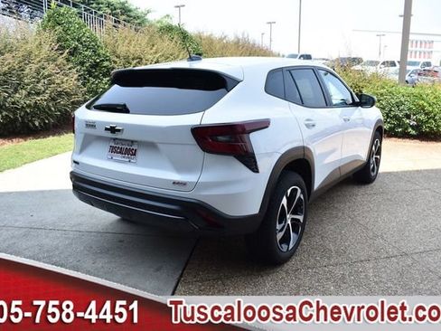 Used 2024 Chevrolet Trax RS w/ Driver Confidence Package FWD image 9